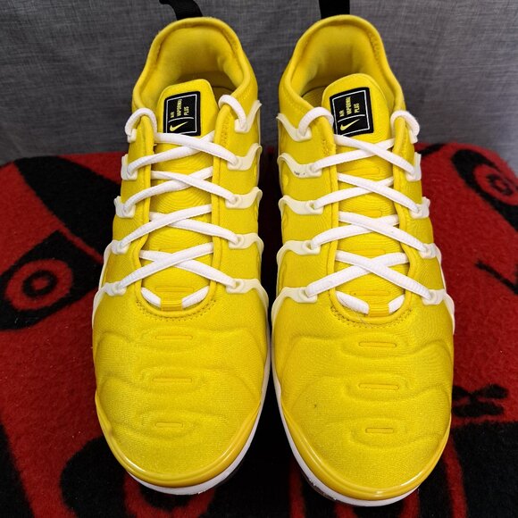 Size 8 Nike Air VaporMax Plus CU4907-700 Women Sneakers Yellow Running Shoes - Picture 3 of 14